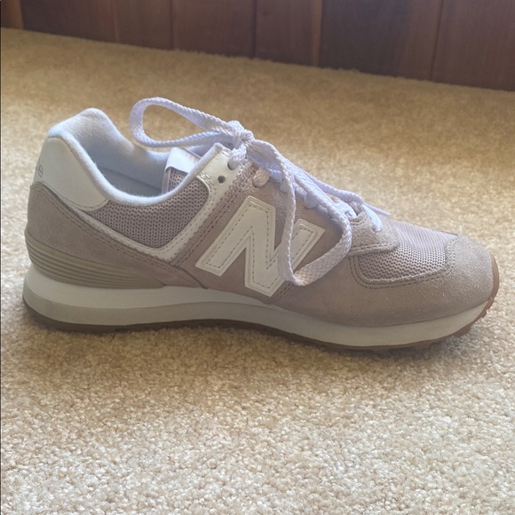 New Balance Rose/Grey Sneakers Classic Retro Style - Picture 3 of 10